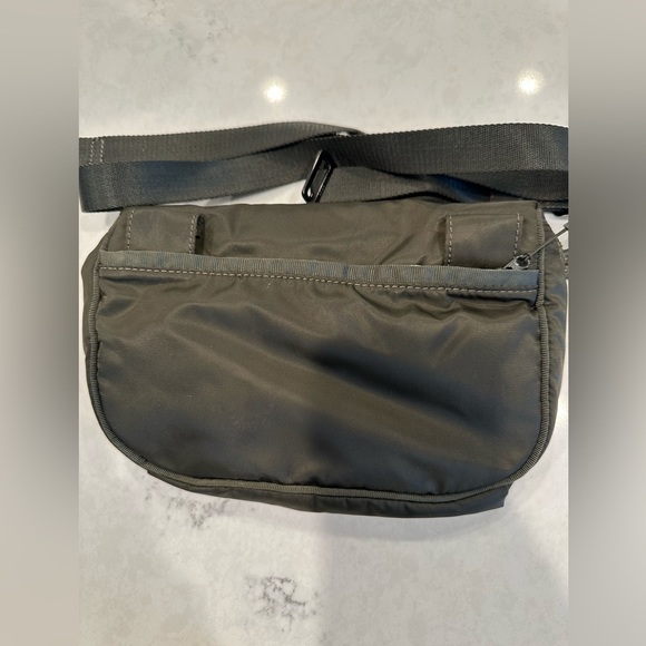 Lululemon Go Lightly Belt Bag - Picture 2 of 3